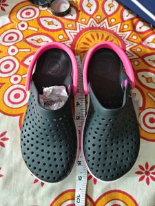 Skechers Black Pink Clogs never Used  uk1..