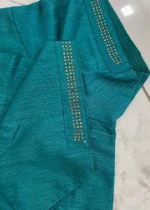 Elegant Teal saare nd blouse with Embellishments