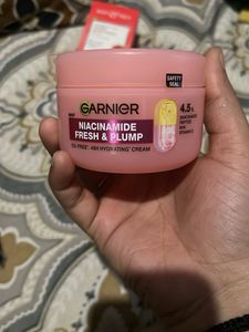 Garnier Niacinamide Fresh & Plump Cream