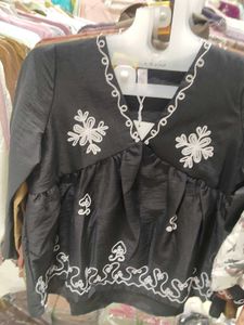 Embroidered White V-Neck Blouse