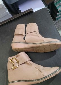 Fancy Winter Wear Pink Woman Boots In Velvet  Mate