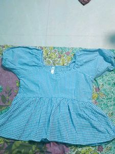 Cute Blue Gingham Puff Sleeve Top