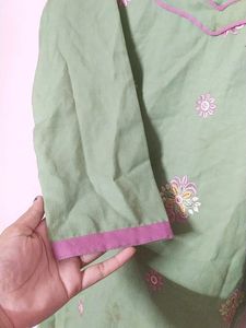 A Simple Elegant Daily Wear Kurta With 3/4 Sleeves