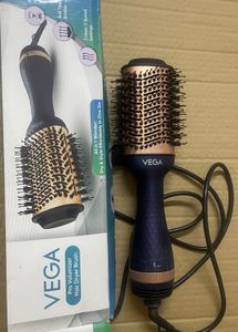 VEGA Pro Volumizer Hair Dryer Brush
