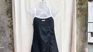 I. Black cute bodycon