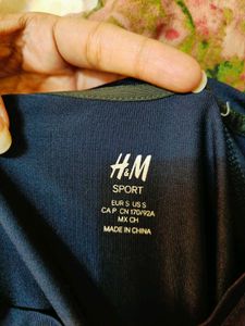 🇳🇿💫🎀H&amp;M Active Workout tees