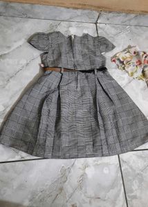 Chic Plaid Dress with Belt