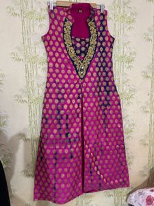 The elegant magenta &amp; Gold Embellished dress