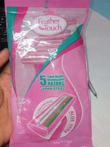 Feather Touch Disposable Razors - 5 Pack