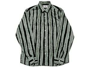 Men beautiful printed shirt size (L)