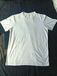 Basic White Solid T-Shirt