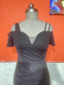 Elegant Black Cold Shoulder Maxi Dress