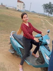 Stylish Black Skinny Jeans and shirt style top