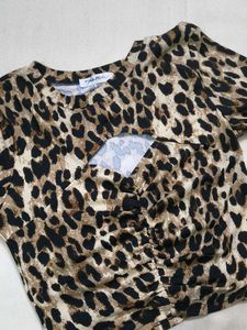 Animal print long sleeve stretchable top