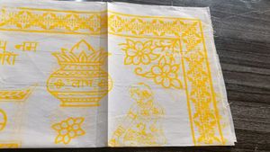 Swaddler FOR NEW MOTHER RITUALS (Kua Pujan)