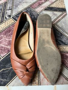 Stylish Brown Knot Flats
