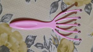 Head Massager & Oval Foundation Makeup brush & Woo