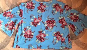 FREE DELIVERY ❗️Blue Floral Print Tie-Front Top