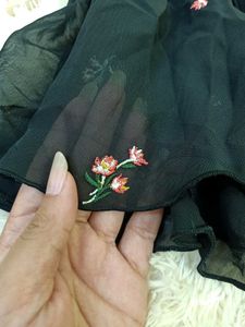🖤✨Black Off-Shoulder Embroidered Top✨🖤