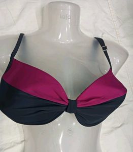 Stylish Two-Tone Bikini Top 🔥