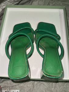 Chic Green Block Heel Sandals