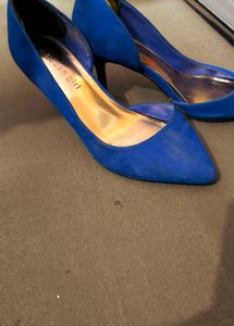 Vibrant Blue Pointed Toe Heels