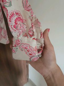 Pretty Floral Print Button-Up Shirt