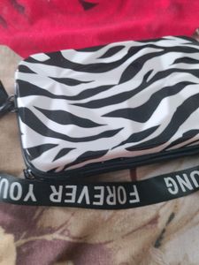 Sling Bag Black And White