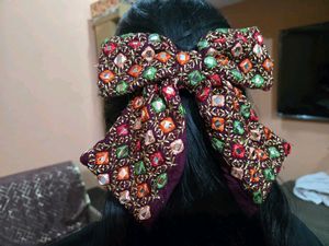 Embroidered Bow clip