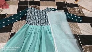 Elegant Green Embroidered Kurta Set