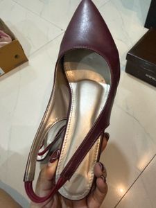 Marc Liore Burgundy kitten Heels