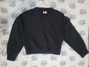 H&M Black Sweatshirt