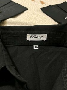 Classic fitted Black Button-Up Shirt