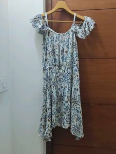 Floral Off-Shoulder Dress🤍
