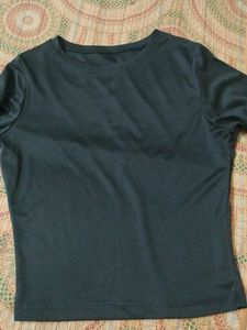 Black Long Sleeve Cropped Top