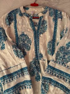 Elegant Blue &amp; White Cotton Kurta