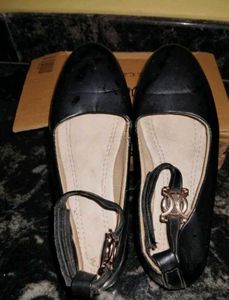 Elegant Black Ballet Flats with Ankle Strap