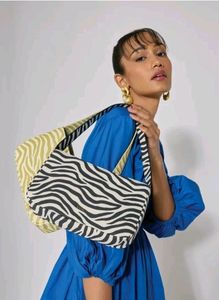 Iykyk Edge Black And White Striped Handbag