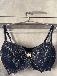 Elegant Lace Non-Padded Bra