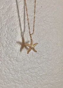 Gold Starfish Pendant Necklace