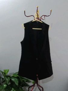 Chic Black Sleeveless Blazer Vest