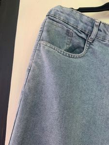 Light Wash Relaxed Fit Jeans
