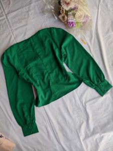✨🥀Size:-Xs, s, m Emerald Green Button-Up Top🥀✨