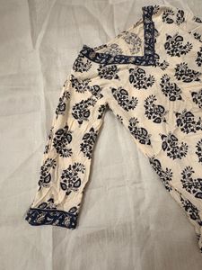 Cream &amp; Blue Floral Print Kurta