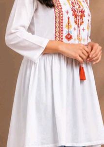 Embroidered White Kurta Tunic_XXL