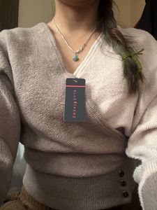 cute v wool top