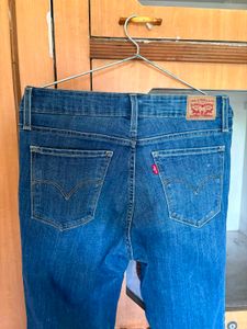 Levi's Women's Blue Slim fit Denim Jeans
