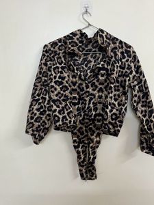 Leopard Print Tie-Front Crop Top
