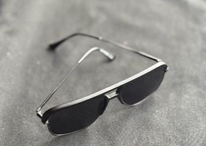 Stylish Black Aviator Sunglasses