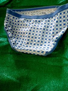 Cute Blue &amp; White Diamond Print Panties